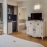 Hotel Tulip & 3*